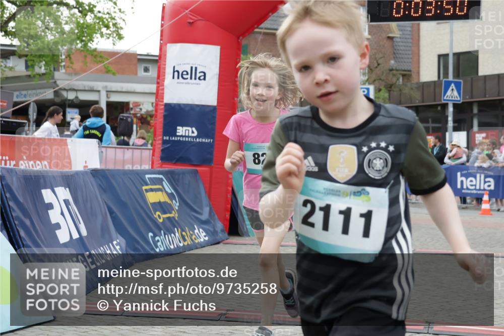 10.05.2026 - 8. Wedeler Halbmarathon Yannick Fuchs http://msf.ph/oto/9735258 10.05.2026 12:48:47 Ziel 148, 825, 909, 2111 meine-sportfotos.de