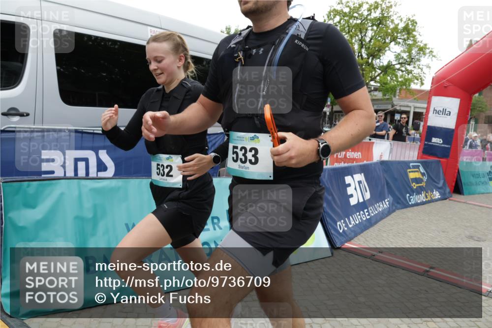 10.05.2026 - 8. Wedeler Halbmarathon Yannick Fuchs http://msf.ph/oto/9736709 10.05.2026 12:43:14 Ziel 532, 533, 30, 532, 533 meine-sportfotos.de