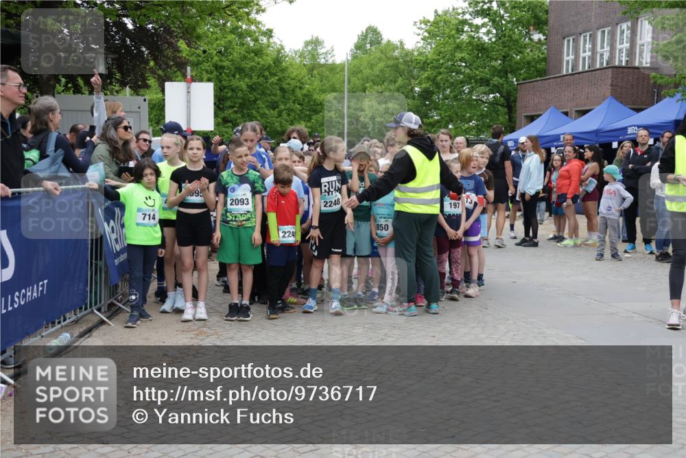 10.05.2026 - 8. Wedeler Halbmarathon Yannick Fuchs http://msf.ph/oto/9736717 10.05.2026 12:43:30 Ziel 714, 59, 2093, 224, 2248, 197, 850 meine-sportfotos.de