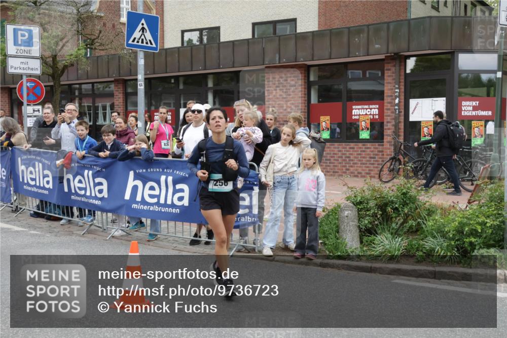 10.05.2026 - 8. Wedeler Halbmarathon Yannick Fuchs http://msf.ph/oto/9736723 10.05.2026 12:43:51 Ziel 256, 0405, 16 meine-sportfotos.de