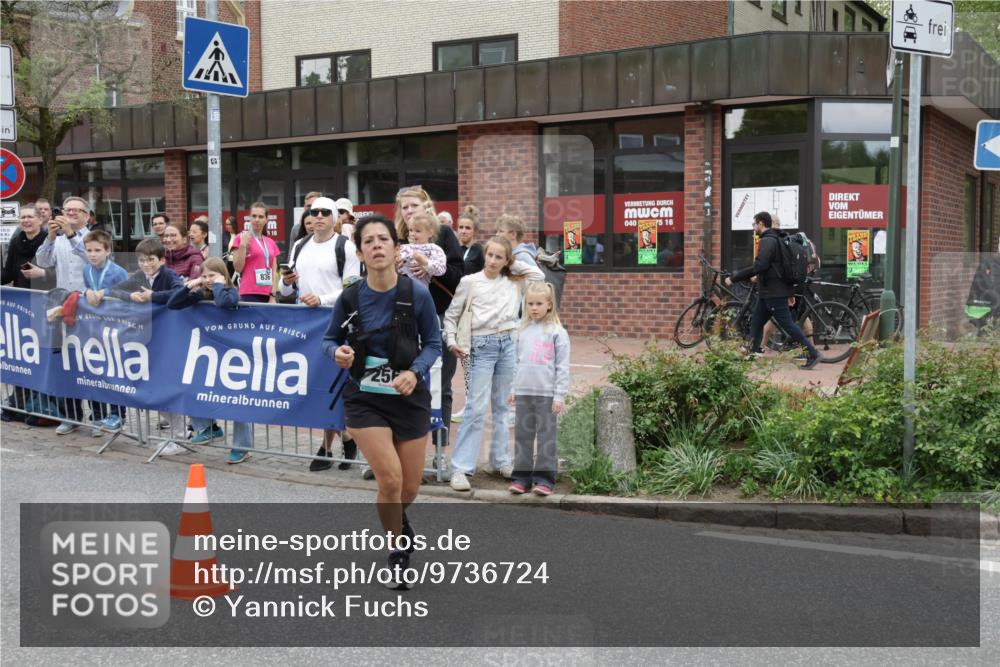 10.05.2026 - 8. Wedeler Halbmarathon Yannick Fuchs http://msf.ph/oto/9736724 10.05.2026 12:43:51 Ziel 16, 040, 5, 16, 25 meine-sportfotos.de