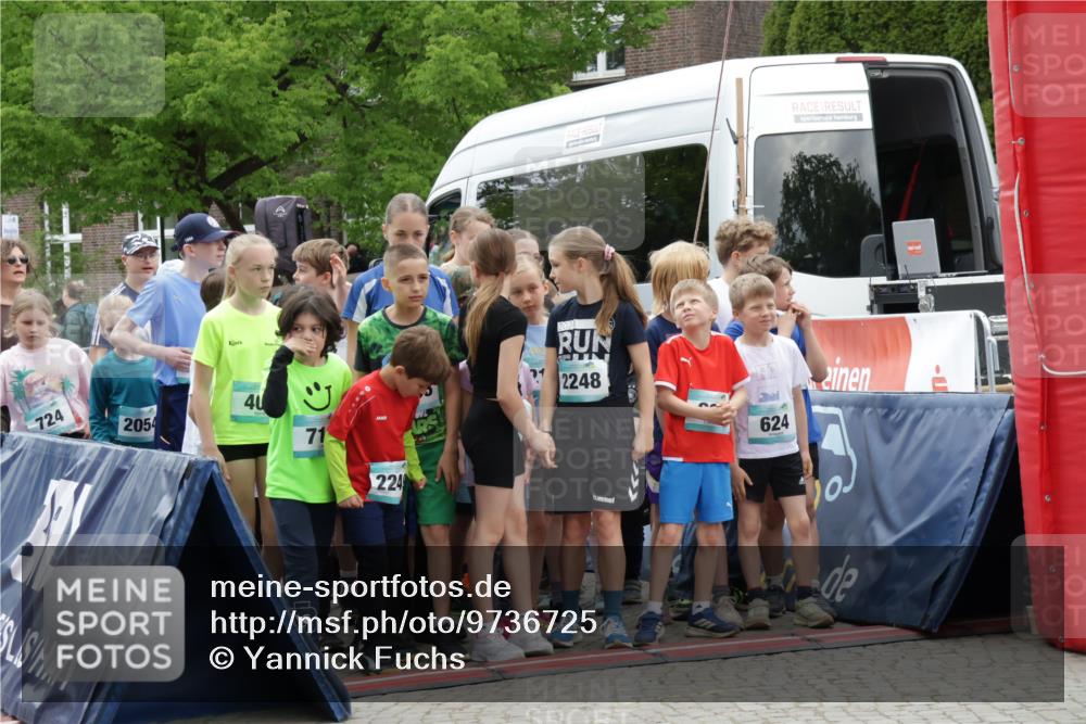 10.05.2026 - 8. Wedeler Halbmarathon Yannick Fuchs http://msf.ph/oto/9736725 10.05.2026 12:43:58 Ziel 724, 40, 2054, 71, 2248, 624, 224, 256 meine-sportfotos.de