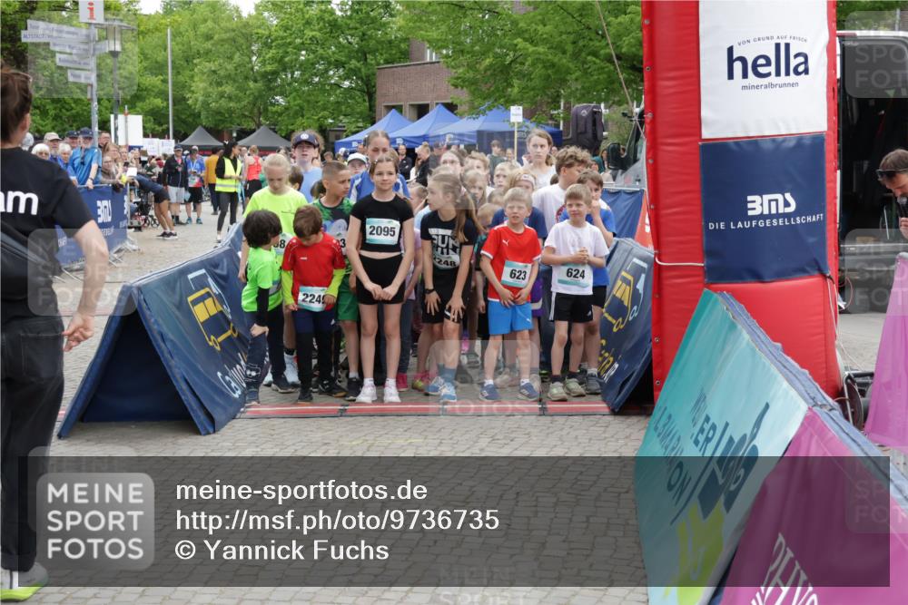 10.05.2026 - 8. Wedeler Halbmarathon Yannick Fuchs http://msf.ph/oto/9736735 10.05.2026 12:44:10 Ziel 2095, 8, 248, 624, 623, 2249 meine-sportfotos.de