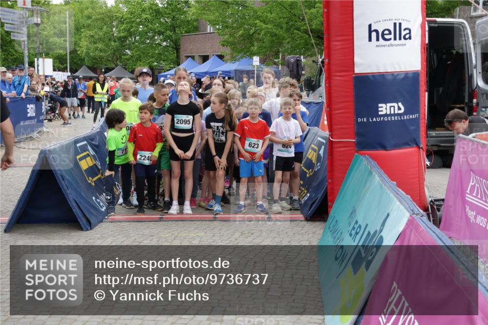 10.05.2026 - 8. Wedeler Halbmarathon Yannick Fuchs http://msf.ph/oto/9736737 10.05.2026 12:44:11 Ziel 3, 2095, 08, 2249, 48, 623, 624 meine-sportfotos.de