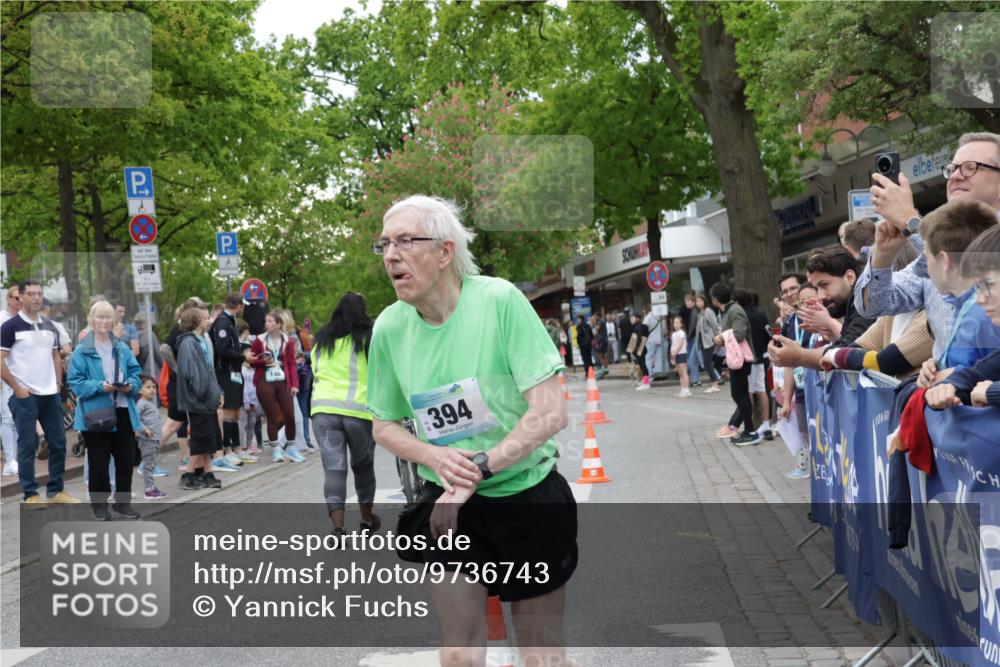 10.05.2026 - 8. Wedeler Halbmarathon Yannick Fuchs http://msf.ph/oto/9736743 10.05.2026 12:44:29 Ziel 394 meine-sportfotos.de