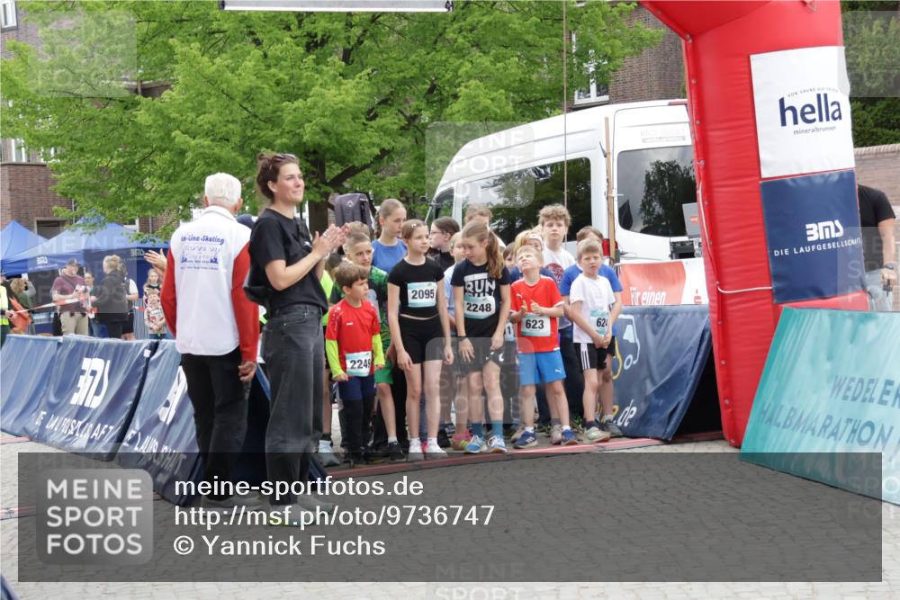 10.05.2026 - 8. Wedeler Halbmarathon Yannick Fuchs http://msf.ph/oto/9736747 10.05.2026 12:44:36 Ziel 3, 37, 2249, 2095, 2248, 623, 624, 394 meine-sportfotos.de
