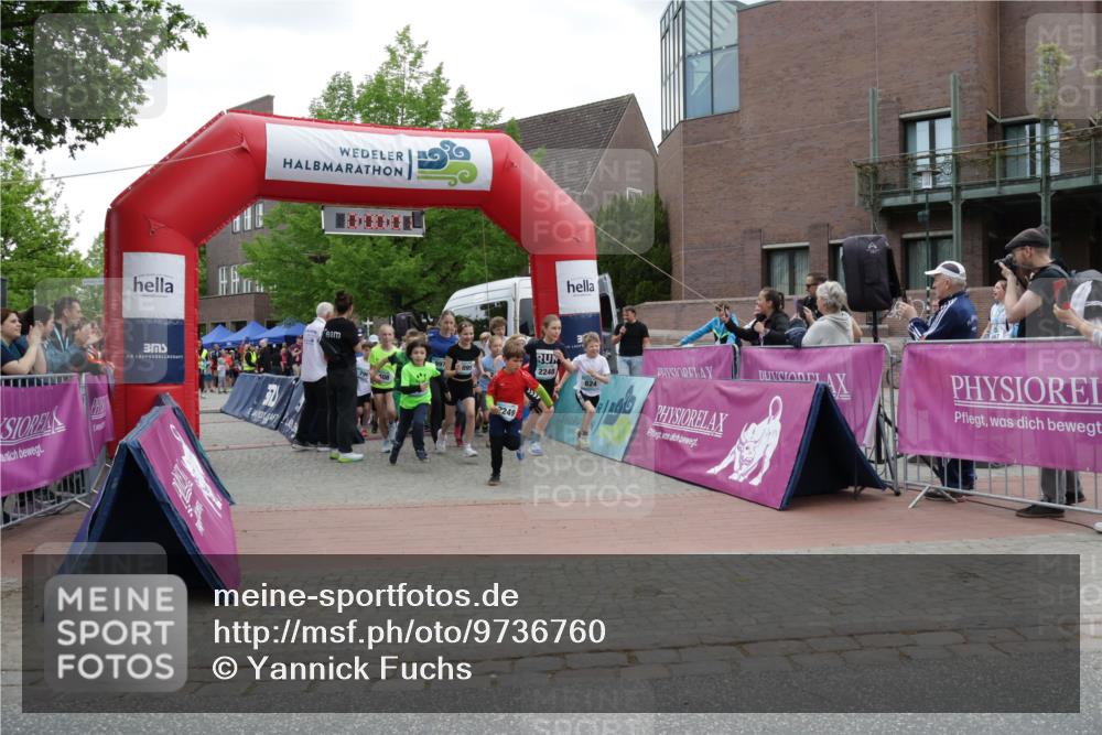 10.05.2026 - 8. Wedeler Halbmarathon Yannick Fuchs http://msf.ph/oto/9736760 10.05.2026 12:44:58 Ziel 095, 2248, 2249, 624 meine-sportfotos.de