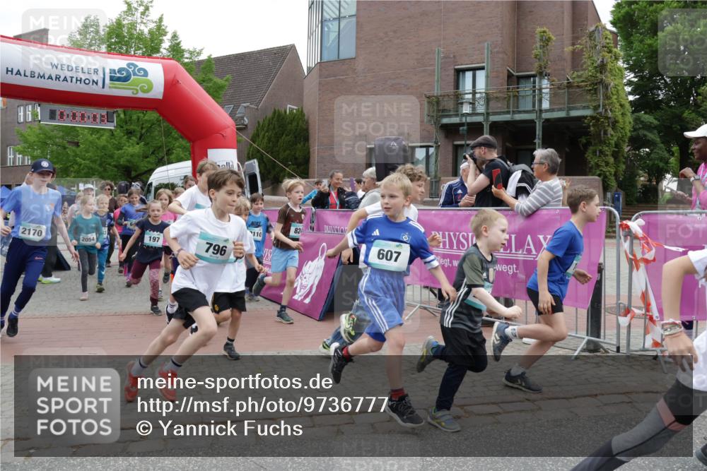 10.05.2026 - 8. Wedeler Halbmarathon Yannick Fuchs http://msf.ph/oto/9736777 10.05.2026 12:45:00 Ziel 2170, 2054, 197, 824, 110, 607, 796 meine-sportfotos.de