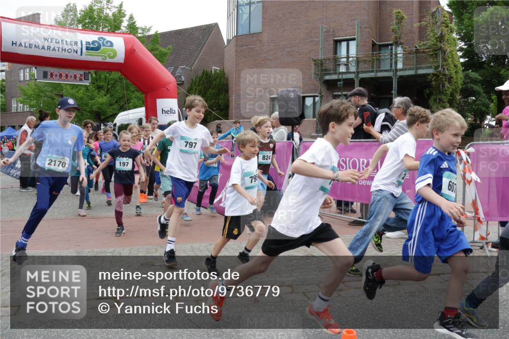 10.05.2026 - 8. Wedeler Halbmarathon Yannick Fuchs http://msf.ph/oto/9736779 10.05.2026 12:45:01 Ziel 2170, 197, 797, 824, 79, 607 meine-sportfotos.de