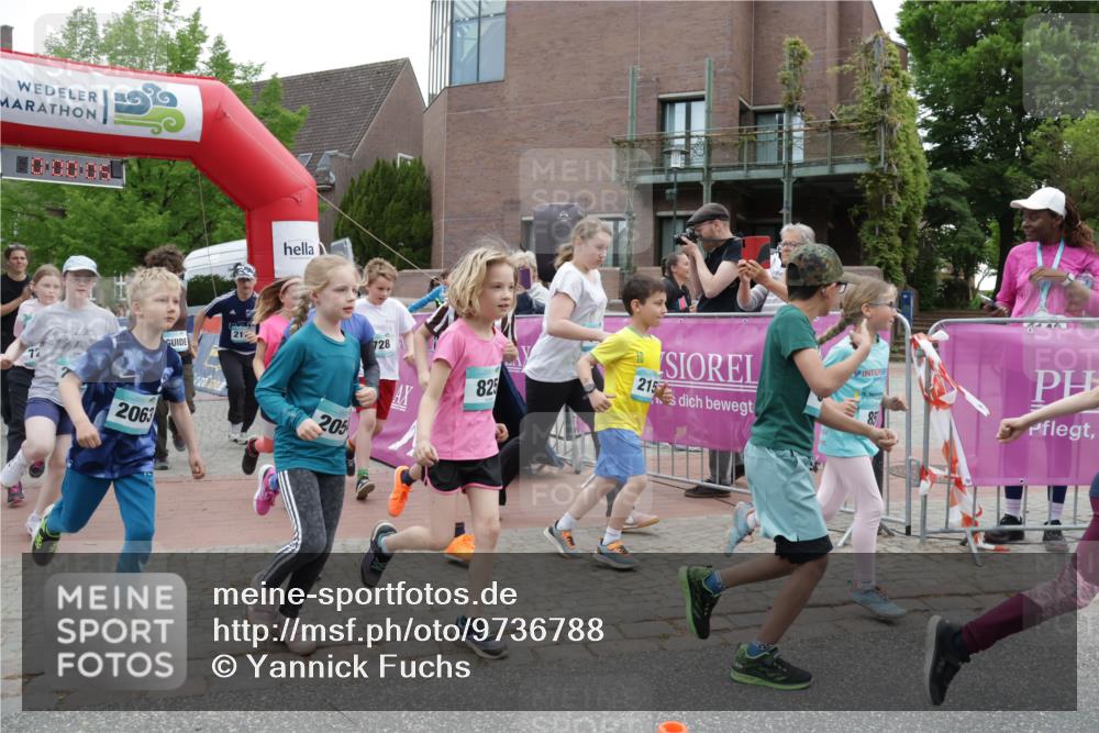 10.05.2026 - 8. Wedeler Halbmarathon Yannick Fuchs http://msf.ph/oto/9736788 10.05.2026 12:45:02 Ziel 12, 2063, 21, 205, 728, 215, 825, 85 meine-sportfotos.de
