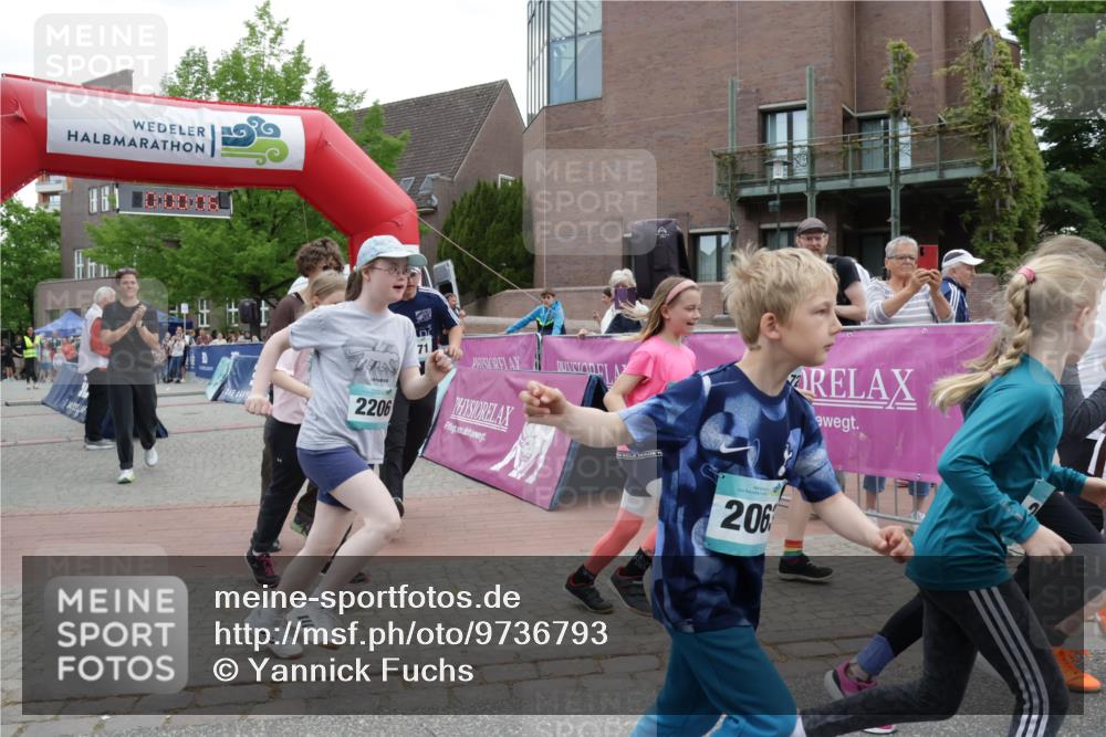 10.05.2026 - 8. Wedeler Halbmarathon Yannick Fuchs http://msf.ph/oto/9736793 10.05.2026 12:45:03 Ziel 2206, 206 meine-sportfotos.de