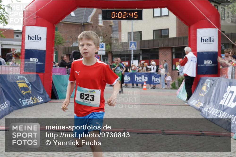 10.05.2026 - 8. Wedeler Halbmarathon Yannick Fuchs http://msf.ph/oto/9736843 10.05.2026 12:47:41 Ziel 0, 02, 45, 56, 623, 623, 624, 997, 2093, 2249 meine-sportfotos.de