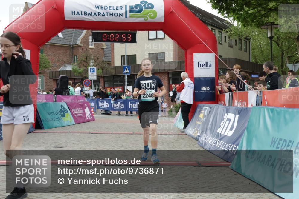 10.05.2026 - 8. Wedeler Halbmarathon Yannick Fuchs http://msf.ph/oto/9736871 10.05.2026 12:47:49 Ziel 76, 10, 02, 53, 2024, 2248, 997, 2093, 2152, 2248 meine-sportfotos.de