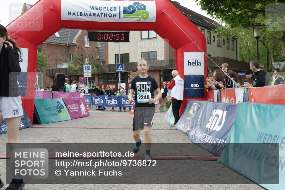 10.05.2026 - 8. Wedeler Halbmarathon Yannick Fuchs http://msf.ph/oto/9736872 10.05.2026 12:47:50 Ziel 76, 180, 02, 53, 2024, 2248, 796, 997, 2152, 2248 meine-sportfotos.de