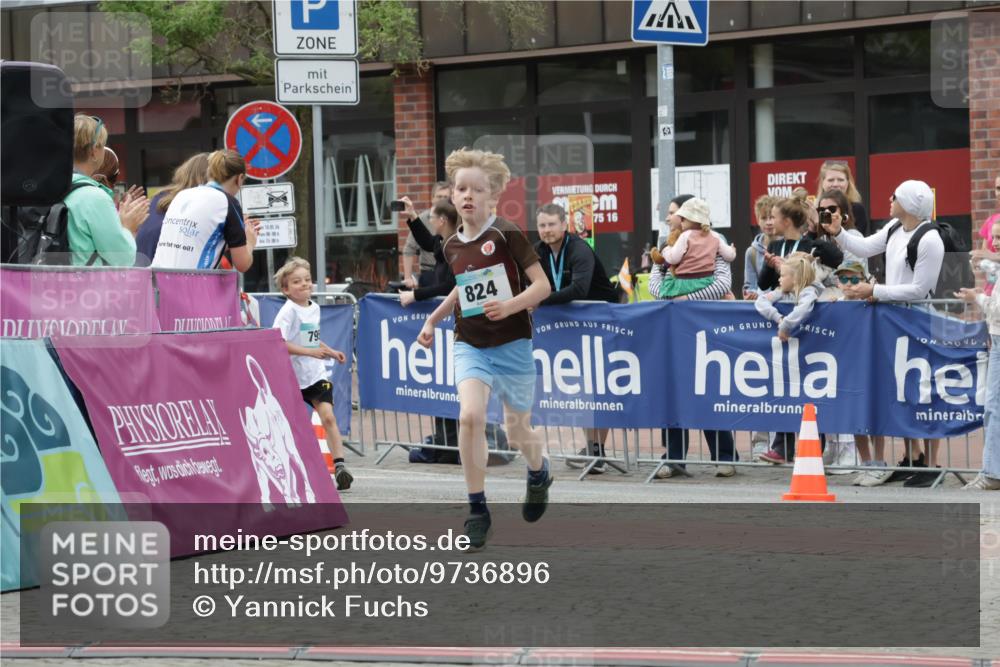 10.05.2026 - 8. Wedeler Halbmarathon Yannick Fuchs http://msf.ph/oto/9736896 10.05.2026 12:48:02 Ziel 10, 05, 26, 15, 00, 79, 75, 16, 824, 795, 797, 824 meine-sportfotos.de