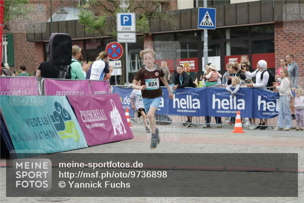 10.05.2026 - 8. Wedeler Halbmarathon Yannick Fuchs http://msf.ph/oto/9736898 10.05.2026 12:48:02 Ziel 75, 16, 824, 795, 797, 824 meine-sportfotos.de