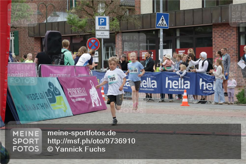 10.05.2026 - 8. Wedeler Halbmarathon Yannick Fuchs http://msf.ph/oto/9736910 10.05.2026 12:48:05 Ziel 3, 0795, 040, 2116, 408, 795, 824, 2116 meine-sportfotos.de