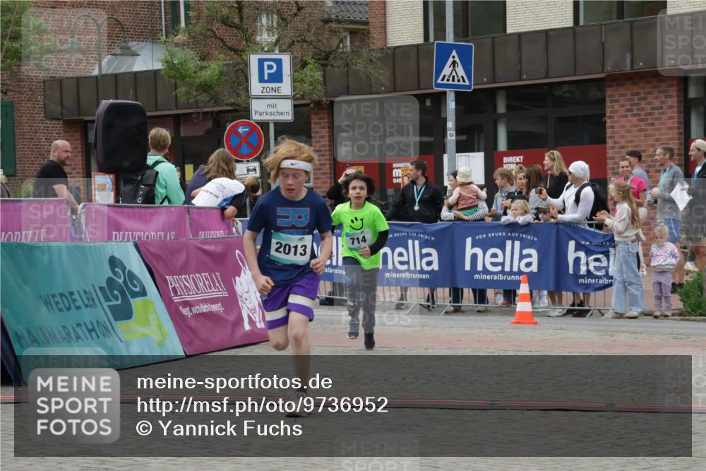 10.05.2026 - 8. Wedeler Halbmarathon Yannick Fuchs http://msf.ph/oto/9736952 10.05.2026 12:48:15 Ziel 040, 714, 2013, 346, 408, 714, 2013 meine-sportfotos.de