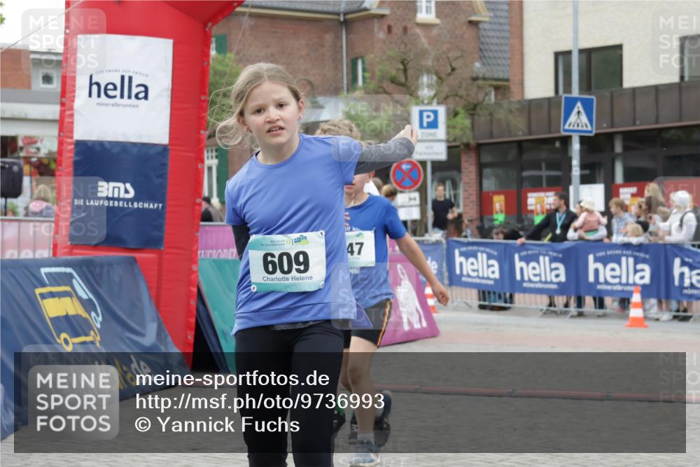 10.05.2026 - 8. Wedeler Halbmarathon Yannick Fuchs http://msf.ph/oto/9736993 10.05.2026 12:48:27 Ziel 56, 609, 47, 147, 607, 609, 728, 2095 meine-sportfotos.de