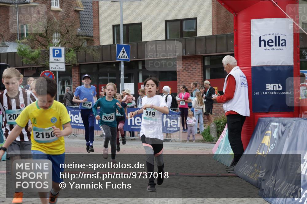 10.05.2026 - 8. Wedeler Halbmarathon Yannick Fuchs http://msf.ph/oto/9737018 10.05.2026 12:48:34 Ziel 20, 10, 2150, 2170, 2054, 519, 836, 197, 519, 2054, 2063, 2066, 2150, 2170 meine-sportfotos.de
