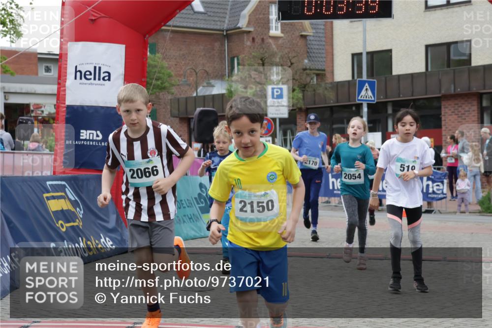 10.05.2026 - 8. Wedeler Halbmarathon Yannick Fuchs http://msf.ph/oto/9737021 10.05.2026 12:48:35 Ziel 170, 2054, 1, 2066, 2150, 10, 510, 197, 519, 2054, 2063, 2066, 2110, 2150, 2170 meine-sportfotos.de