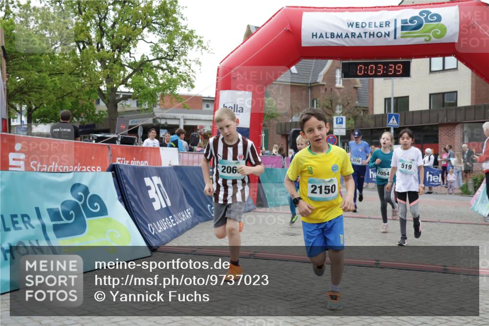 10.05.2026 - 8. Wedeler Halbmarathon Yannick Fuchs http://msf.ph/oto/9737023 10.05.2026 12:48:35 Ziel 206, 30, 180, 03, 39, 10, 2150, 2170, 2054, 519, 197, 519, 2054, 2063, 2066, 2110, 2150, 2170 meine-sportfotos.de