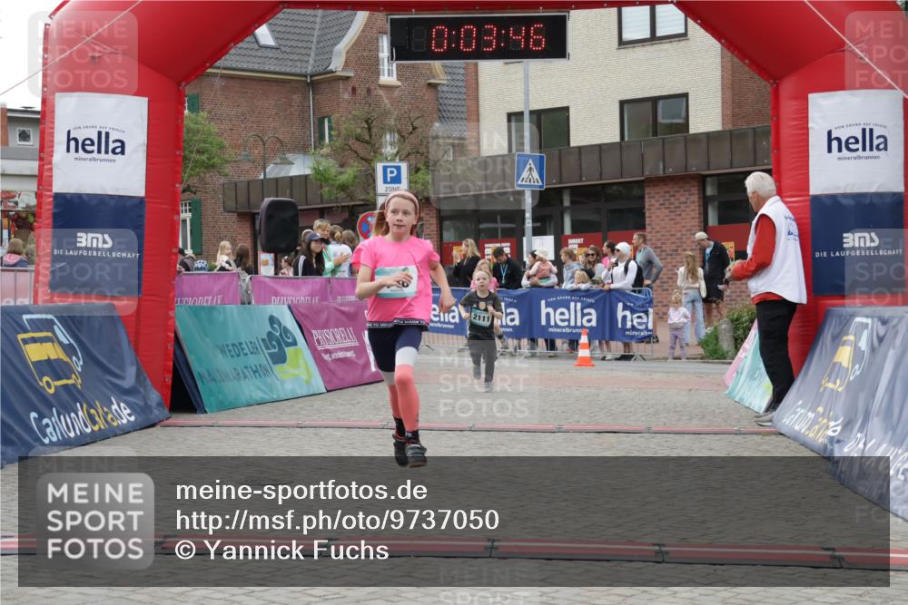 10.05.2026 - 8. Wedeler Halbmarathon Yannick Fuchs http://msf.ph/oto/9737050 10.05.2026 12:48:42 Ziel 0, 03, 46, 148, 197, 825, 2110, 2111, 2170 meine-sportfotos.de