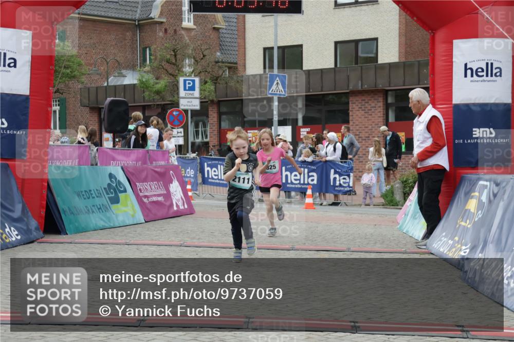 10.05.2026 - 8. Wedeler Halbmarathon Yannick Fuchs http://msf.ph/oto/9737059 10.05.2026 12:48:44 Ziel 2111, 825, 107, 148, 825, 2110, 2111 meine-sportfotos.de
