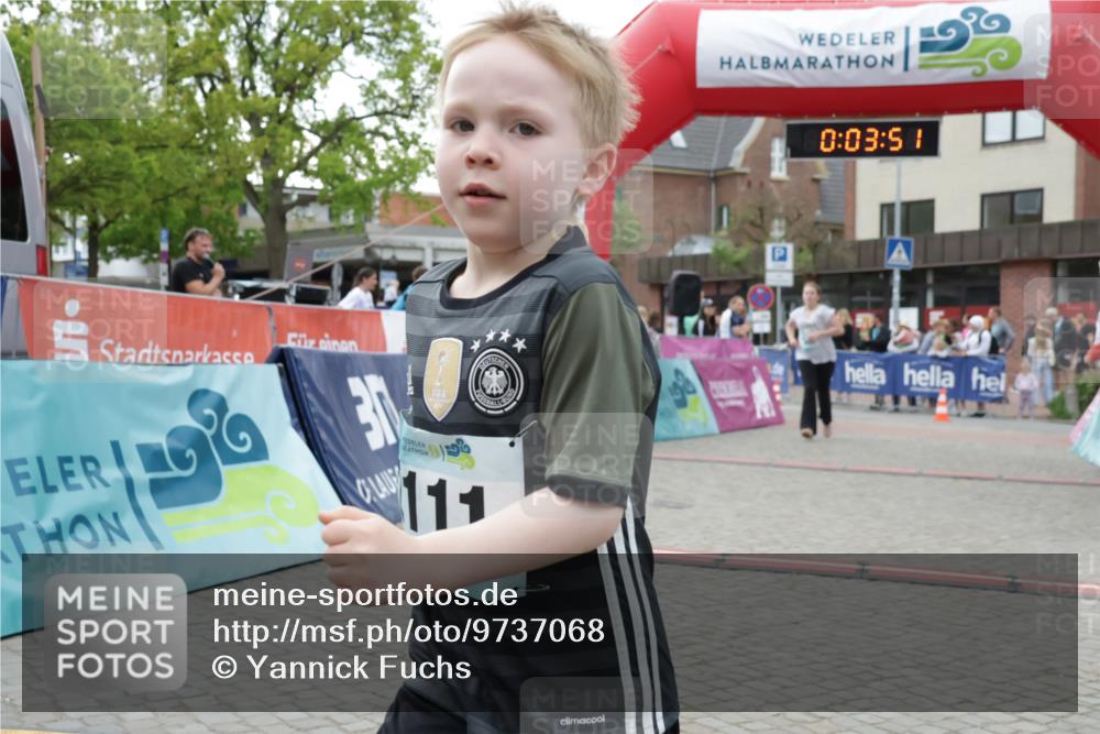 10.05.2026 - 8. Wedeler Halbmarathon Yannick Fuchs http://msf.ph/oto/9737068 10.05.2026 12:48:47 Ziel 99, 30, 111, 0, 03, 51, 148, 825, 909, 2111 meine-sportfotos.de