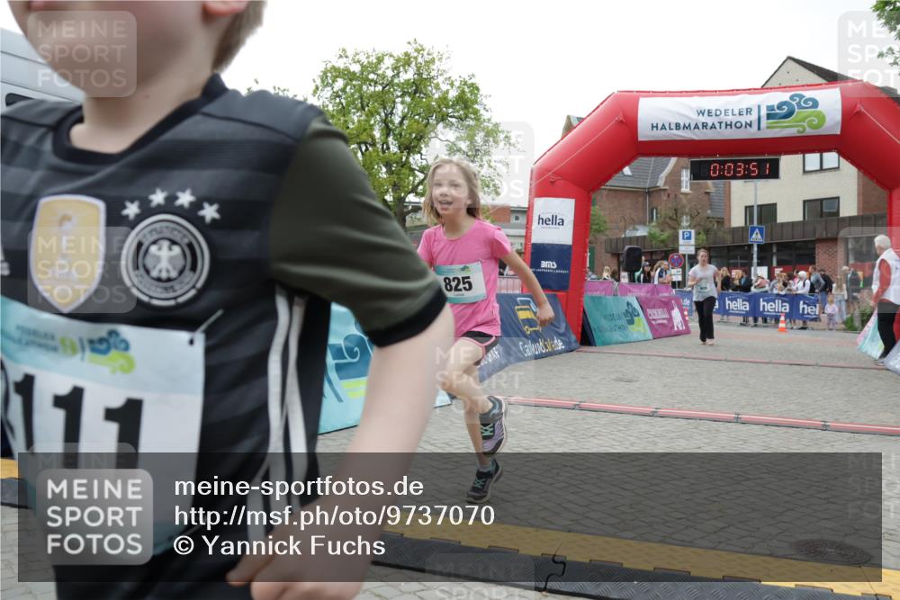 10.05.2026 - 8. Wedeler Halbmarathon Yannick Fuchs http://msf.ph/oto/9737070 10.05.2026 12:48:47 Ziel 111, 825, 0, 03, 5, 148, 825, 909, 2111 meine-sportfotos.de