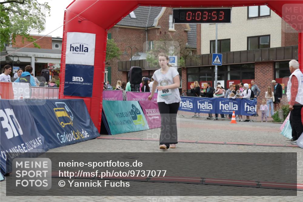 10.05.2026 - 8. Wedeler Halbmarathon Yannick Fuchs http://msf.ph/oto/9737077 10.05.2026 12:48:49 Ziel 30, 0, 03, 53, 909, 825, 909, 2111 meine-sportfotos.de