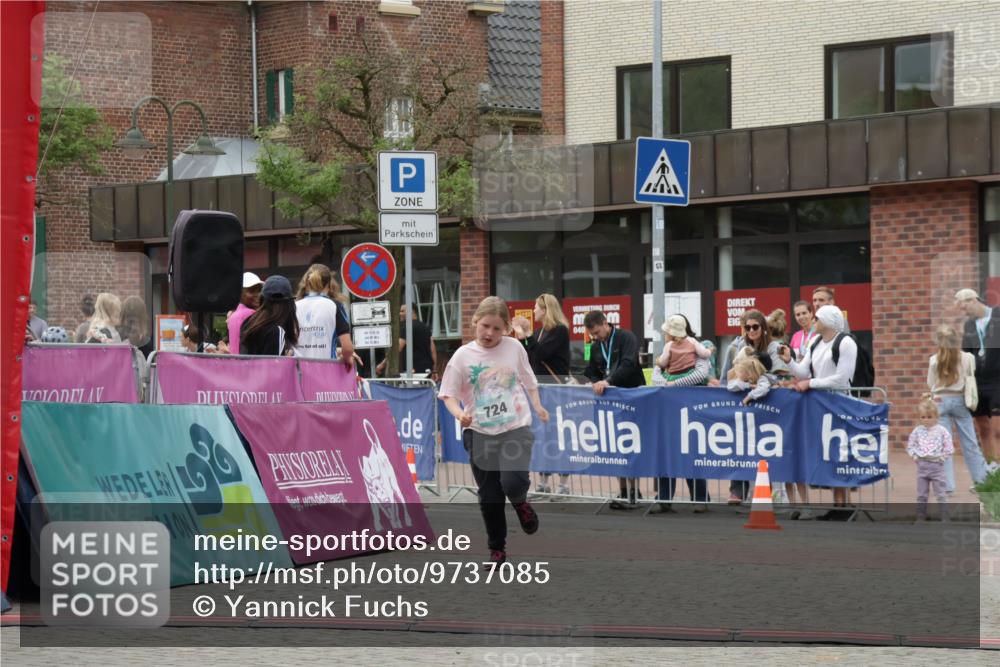 10.05.2026 - 8. Wedeler Halbmarathon Yannick Fuchs http://msf.ph/oto/9737085 10.05.2026 12:48:54 Ziel 040, 724, 724, 909 meine-sportfotos.de