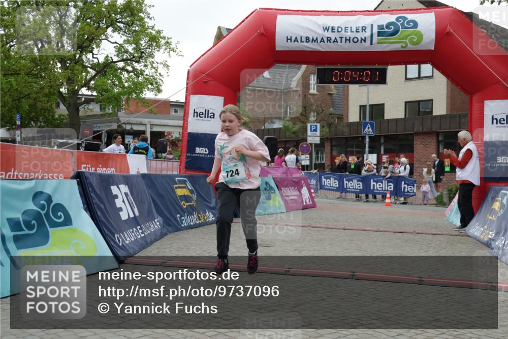 10.05.2026 - 8. Wedeler Halbmarathon Yannick Fuchs http://msf.ph/oto/9737096 10.05.2026 12:48:57 Ziel 30, 724, 0, 04, 00, 3, 724 meine-sportfotos.de