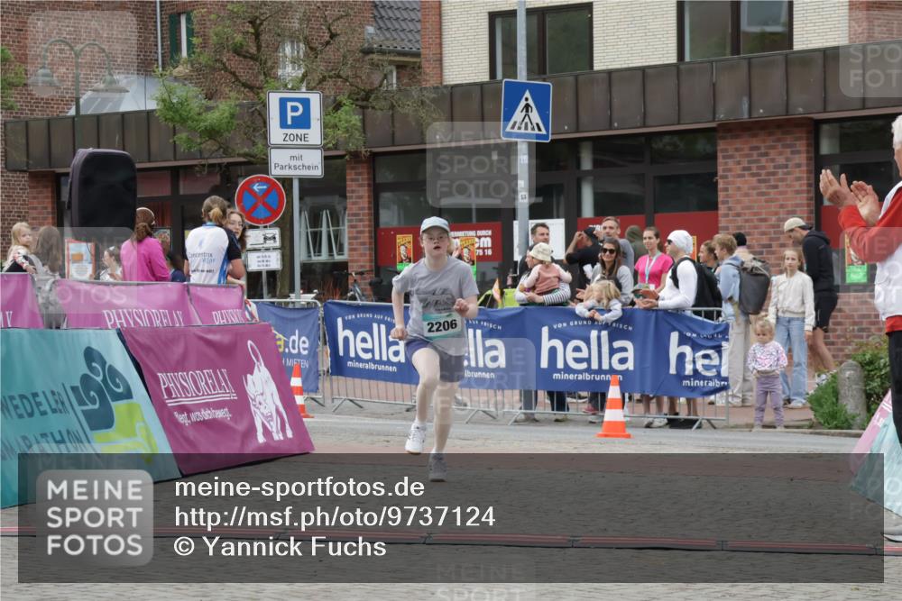 10.05.2026 - 8. Wedeler Halbmarathon Yannick Fuchs http://msf.ph/oto/9737124 10.05.2026 12:49:29 Ziel 75, 16, 2206 meine-sportfotos.de