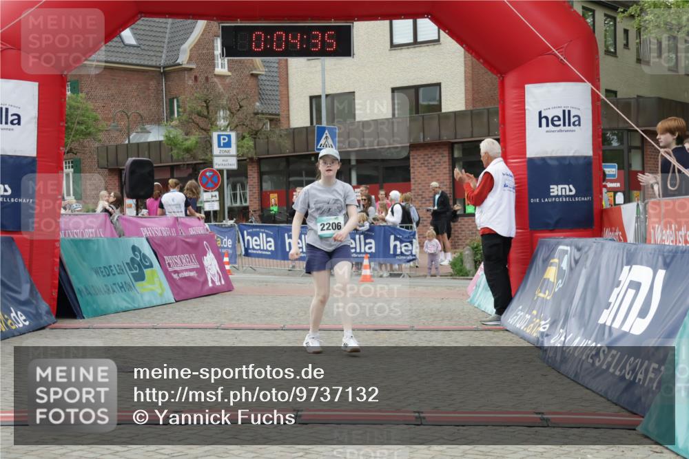 10.05.2026 - 8. Wedeler Halbmarathon Yannick Fuchs http://msf.ph/oto/9737132 10.05.2026 12:49:31 Ziel 7, 0, 09, 39, 2206, 7, 2206 meine-sportfotos.de