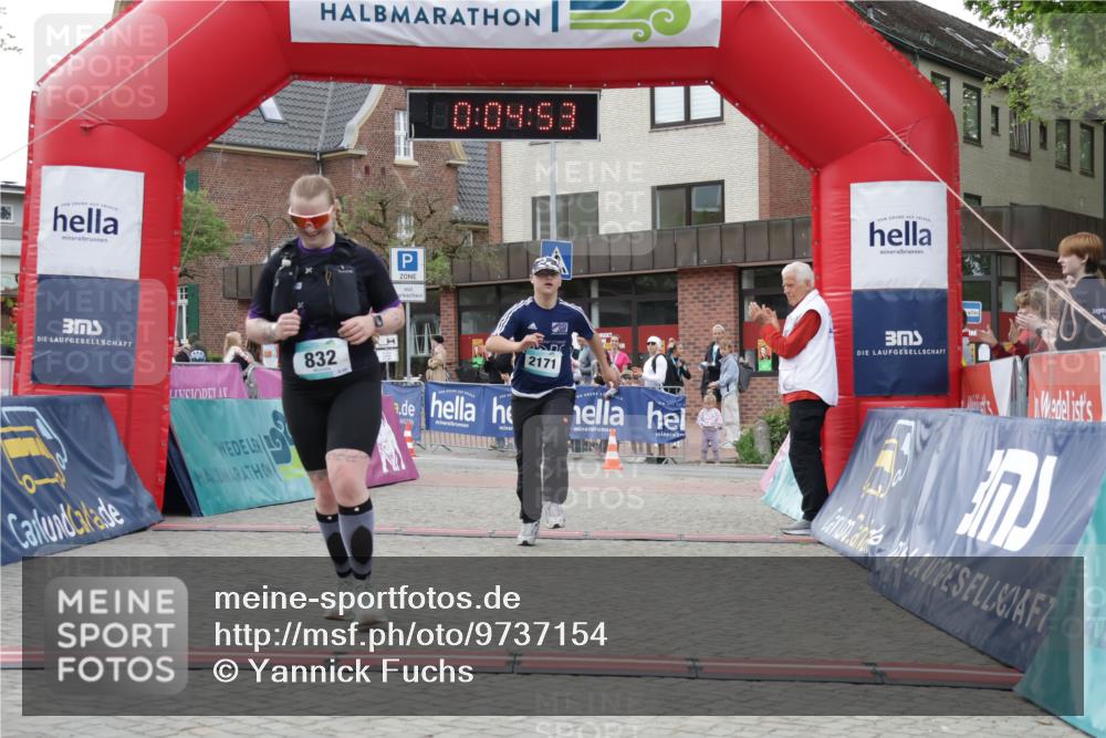 10.05.2026 - 8. Wedeler Halbmarathon Yannick Fuchs http://msf.ph/oto/9737154 10.05.2026 12:49:49 Ziel 4, 180, 09, 53, 832, 2171, 832, 2171 meine-sportfotos.de