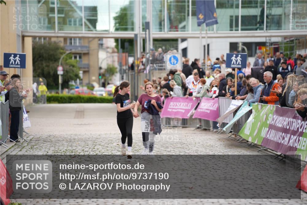 12.06.2026 - Holstenköstenlauf LAZAROV Photography http://msf.ph/oto/9737190 12.06.2026 18:13:16 Laufen 3324, 4750 meine-sportfotos.de