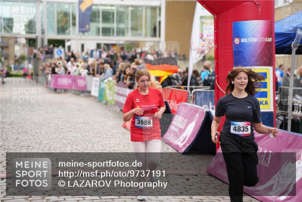 12.06.2026 - Holstenköstenlauf LAZAROV Photography http://msf.ph/oto/9737191 12.06.2026 18:13:06 Laufen 3989, 4835 meine-sportfotos.de