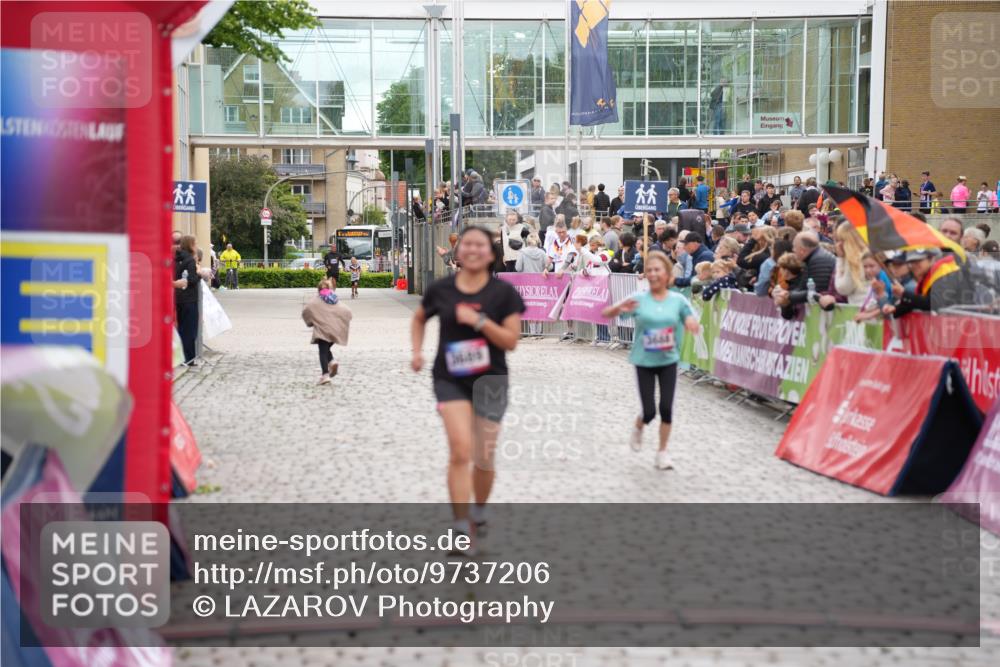 12.06.2026 - Holstenköstenlauf LAZAROV Photography http://msf.ph/oto/9737206 12.06.2026 18:12:30 Laufen 3688, 3689 meine-sportfotos.de