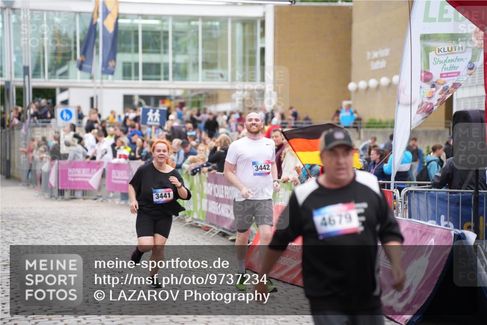 12.06.2026 - Holstenköstenlauf LAZAROV Photography http://msf.ph/oto/9737234 12.06.2026 18:11:54 Laufen 3441, 3442, 4679 meine-sportfotos.de