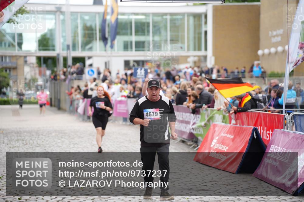 12.06.2026 - Holstenköstenlauf LAZAROV Photography http://msf.ph/oto/9737237 12.06.2026 18:11:52 Laufen 3441, 3442, 4679 meine-sportfotos.de