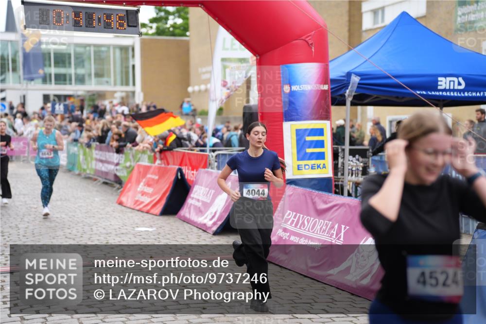 12.06.2026 - Holstenköstenlauf LAZAROV Photography http://msf.ph/oto/9737246 12.06.2026 18:11:44 Laufen 4044, 4056, 4524, 4643 meine-sportfotos.de