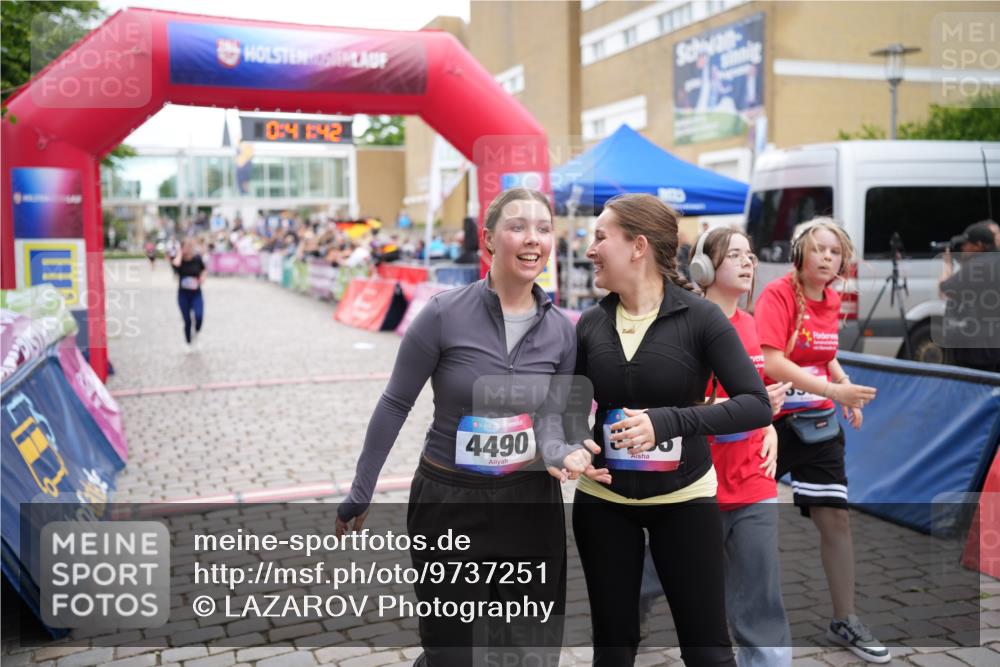 12.06.2026 - Holstenköstenlauf LAZAROV Photography http://msf.ph/oto/9737251 12.06.2026 18:11:40 Laufen 3992, 3993, 4044, 4524, 4643 meine-sportfotos.de