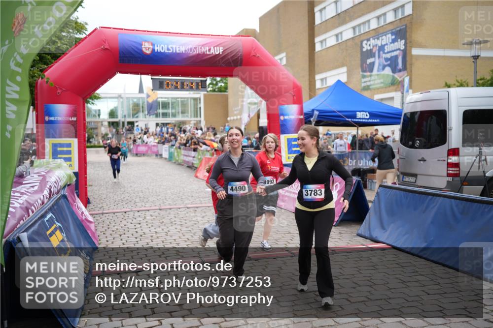 12.06.2026 - Holstenköstenlauf LAZAROV Photography http://msf.ph/oto/9737253 12.06.2026 18:11:39 Laufen 3783, 3992, 3993, 4044, 4490, 4524 meine-sportfotos.de