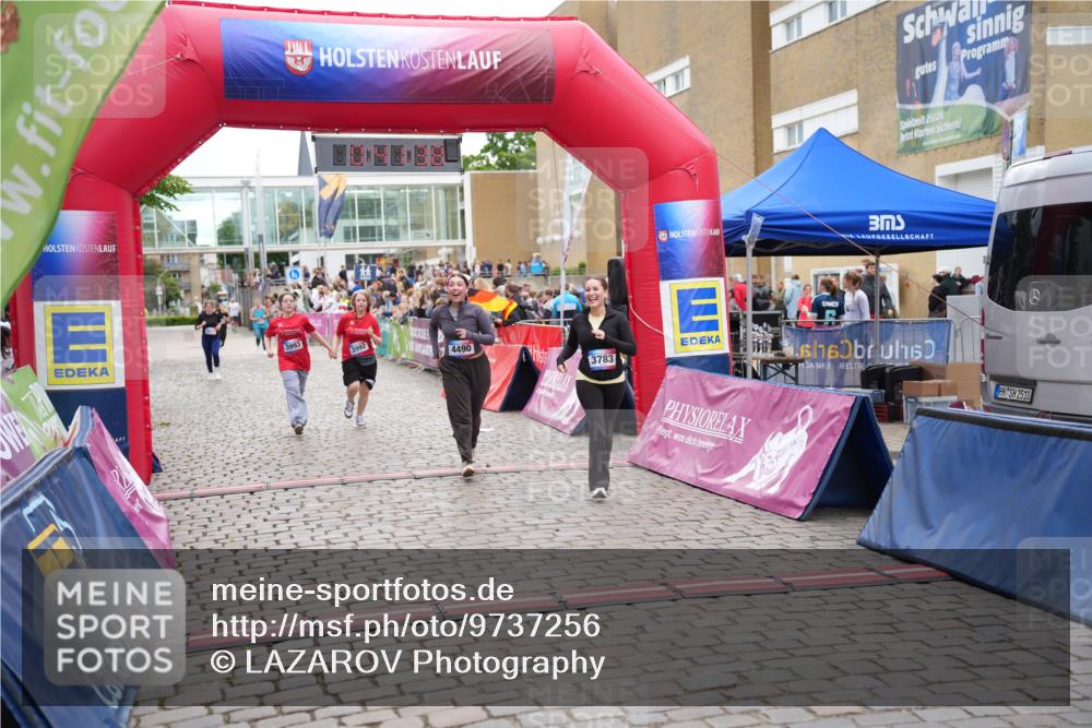 12.06.2026 - Holstenköstenlauf LAZAROV Photography http://msf.ph/oto/9737256 12.06.2026 18:11:36 Laufen 3783, 3992, 3993, 4490, 4524 meine-sportfotos.de