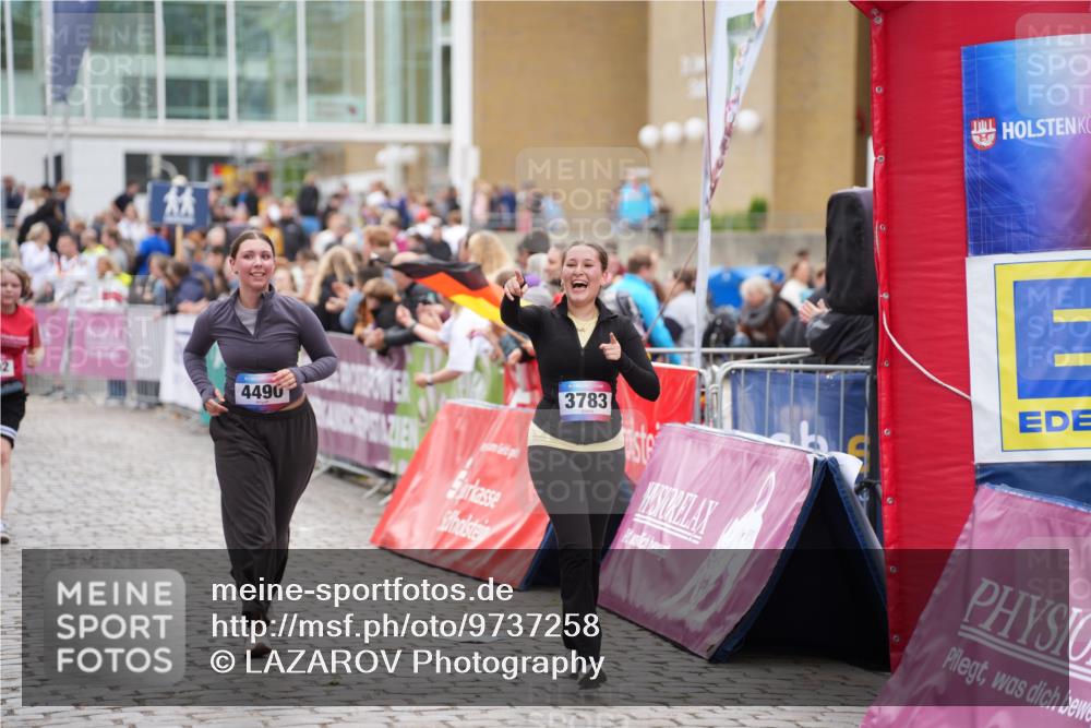 12.06.2026 - Holstenköstenlauf LAZAROV Photography http://msf.ph/oto/9737258 12.06.2026 18:11:35 Laufen 3783, 3992, 3993, 4490, 4524 meine-sportfotos.de
