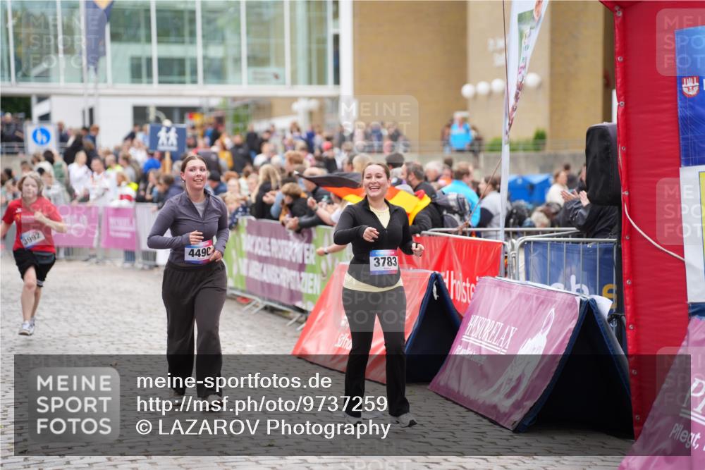 12.06.2026 - Holstenköstenlauf LAZAROV Photography http://msf.ph/oto/9737259 12.06.2026 18:11:34 Laufen 3783, 3992, 3993, 4490, 4524 meine-sportfotos.de