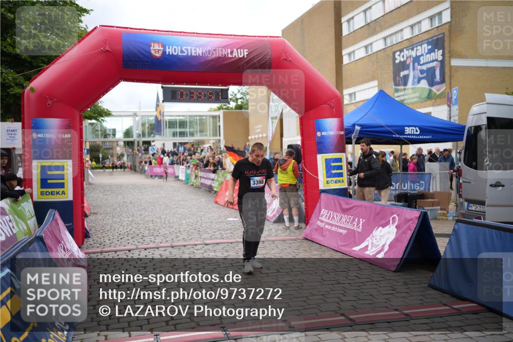 12.06.2026 - Holstenköstenlauf LAZAROV Photography http://msf.ph/oto/9737272 12.06.2026 18:09:49 Laufen 3398, 4508 meine-sportfotos.de