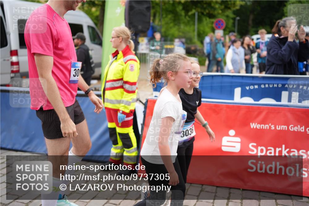12.06.2026 - Holstenköstenlauf LAZAROV Photography http://msf.ph/oto/9737305 12.06.2026 18:08:44 Laufen 4236 meine-sportfotos.de
