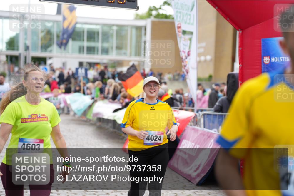 12.06.2026 - Holstenköstenlauf LAZAROV Photography http://msf.ph/oto/9737358 12.06.2026 18:07:54 Laufen 3581, 4022, 4024, 4603, 4703 meine-sportfotos.de